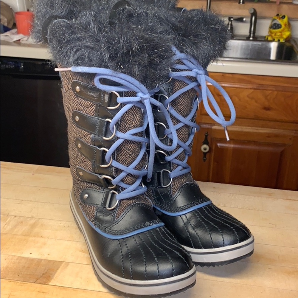 NWOT: Sorel Women’s Winter Boots